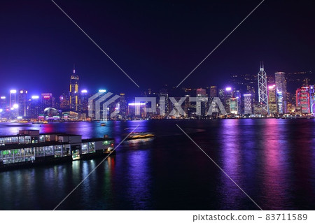 Hong Kong_Victoria Harbor night view 83711589