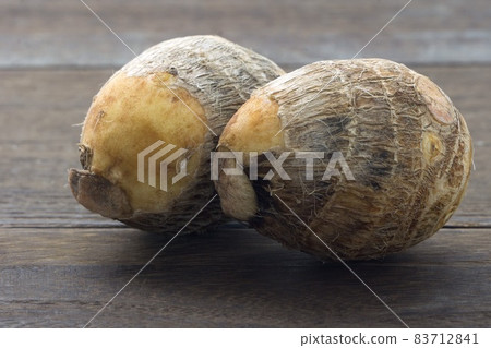 Taro table 83712841