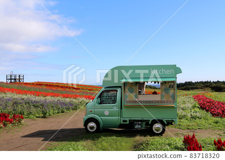 花田裡的移動售貨車 花田裡的移動售貨車 83718320