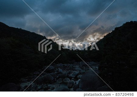 Kosugi valley bridge in the early morning 83720498