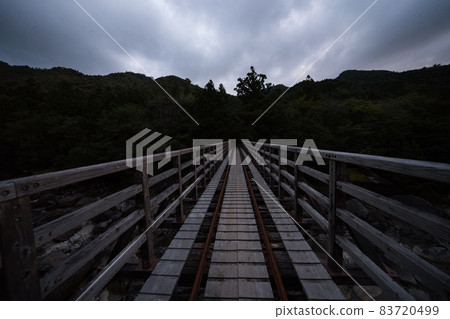 清晨的小杉谷橋 83720499