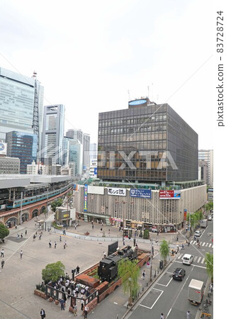 Shimbashi Station and SL Square 83728724