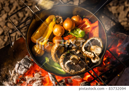 Outdoor cooking at the campsite 83732094