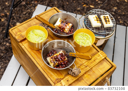 露營地的戶外烹飪 83732108