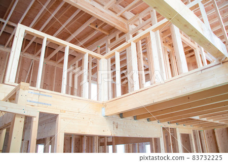 House under construction 83732225