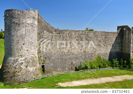 2021 年 8 月 14 日拍攝的法國中世紀城市普羅萬的城牆 83732461