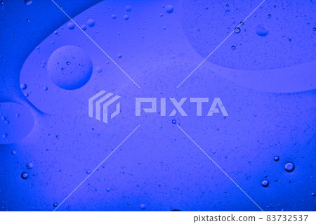 blue liquid background of bubbles with movement 83732537