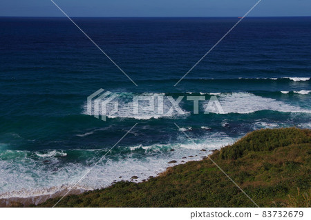 Tango Peninsula, the highly transparent Sea of Japan, swells and waves, the beautiful sea and nature of Sanin Geopark Tango Peninsula, the highly transparent Sea of Japan, swells and waves, the beautiful sea and nature of Sanin Geopark 83732679