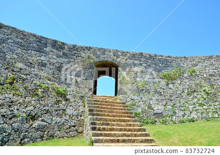 Zakimi Castle Ruins Ichino Guo Stone Wall and Arch Stone Gate Zakimi Castle Ruins Ichino Guo Stone Wall and Arch Stone Gate 83732724