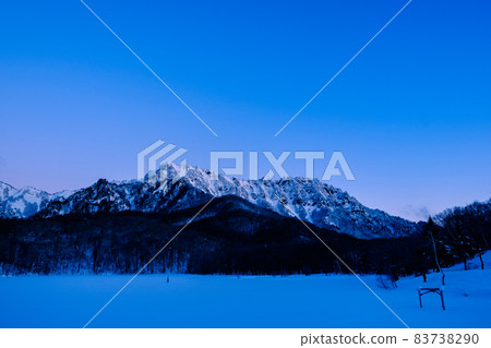 Dawn of Mt. Togakushi (winter) Dawn of Mt. Togakushi (winter) 83738290