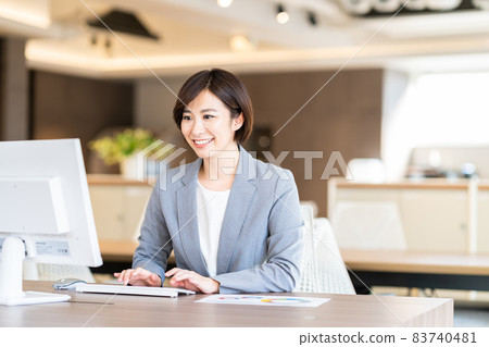 辦公室女商人拍攝合作：WEEK Shibadaimon（Sun Frontier Fudousan） 83740481