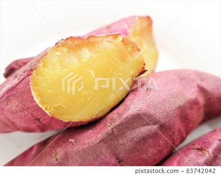 Delicious roasted sweet potato Beni Haruka 83742042