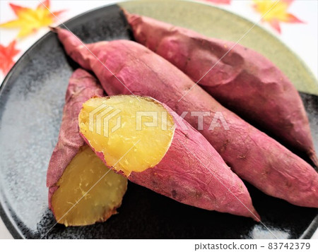Delicious roasted sweet potato Beni Haruka 83742379