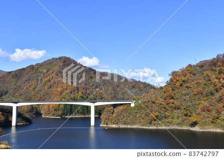 Autumn Yamagata Nagai Dam Lake Nagai Hyakushu Lake 83742797