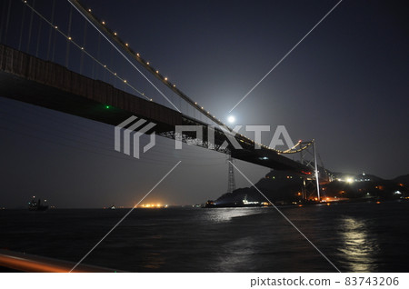Full moon and Kanmon Bridge 83743206