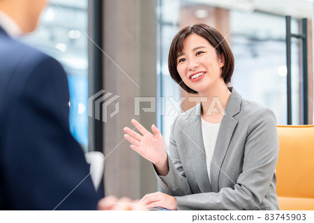 Business person during the meeting Shooting cooperation: WEEK Shibadaimon (Sun Frontier Fudousan) Business person during the meeting Shooting cooperation: WEEK Shibadaimon (Sun Frontier Fudousan) 83745903