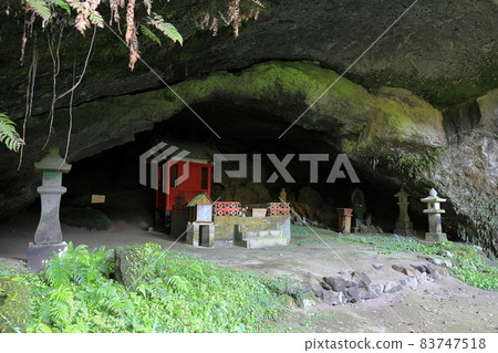 Kurokawa Cave (Kurokawa Shrine) 83747518