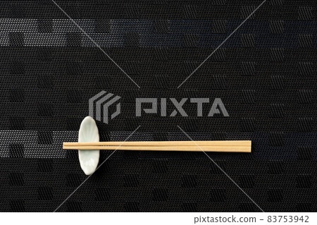 Chopstick rest and disposable chopsticks 83753942