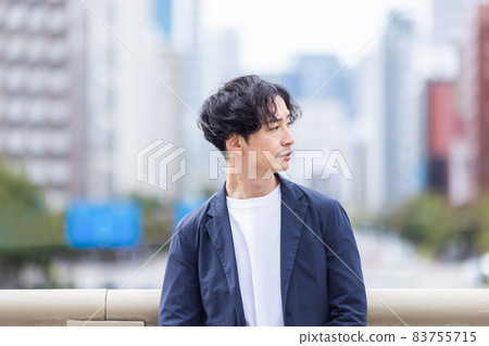 Male portrait　 83755715