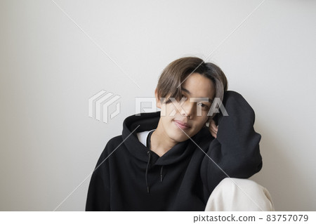 Cool male portrait 83757079