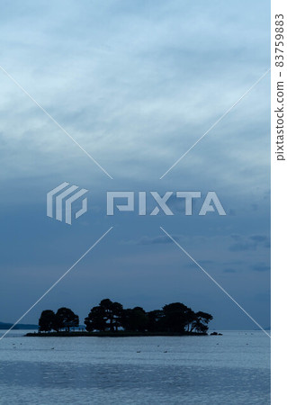 Lake Shinji 83759883