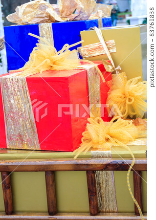 Big gift boxes Big gift boxes 83761838