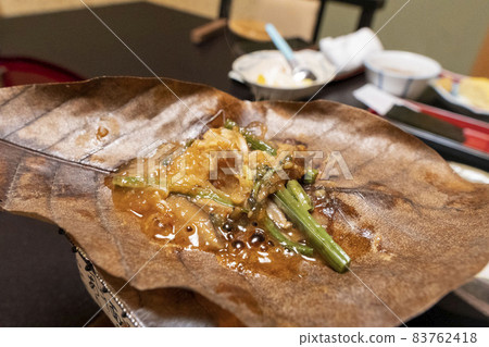 Hoba miso, magnolia obovata, leaf miso, Japanese food 83762418