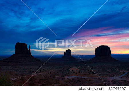 日出前靜靜矗立的納瓦霍保護區 83763397