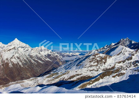 采爾馬特雪山的岩壁 采爾馬特雪山的岩壁 83763414