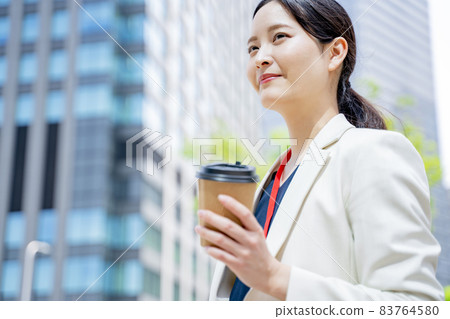 女性業務與飲料 女性業務與飲料 83764580