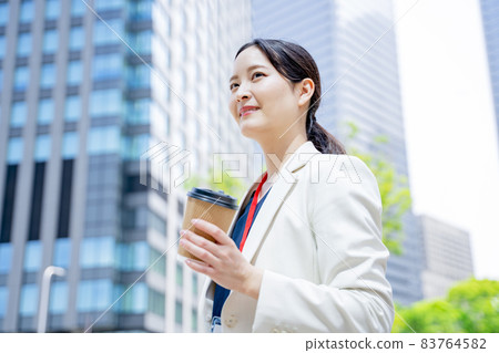 女性業務與飲料 女性業務與飲料 83764582