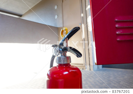 Fire extinguisher 83767201