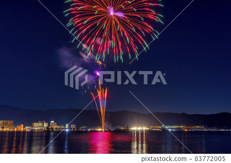 諏訪湖秋季煙花（十月晴） 83772005