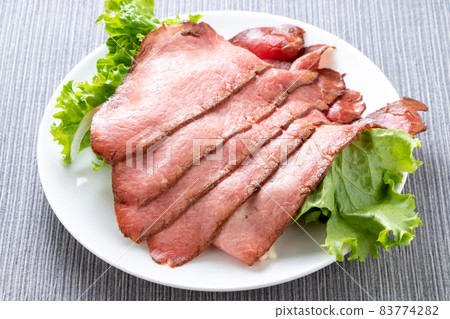 烤牛肉。 烤牛肉。 83774282