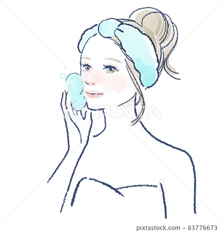 用泡沫洗臉的女人 用泡沫洗臉的女人 83776673