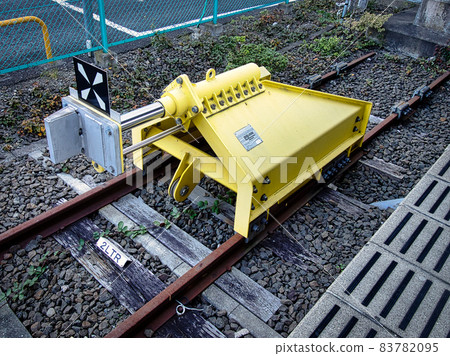 Train bollard (railroad bollard) yellow 83782095