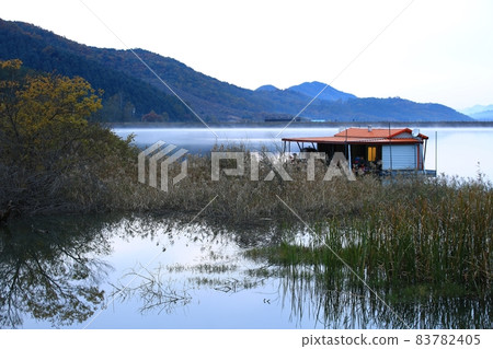 Morning view, Moongwang Reservoir 83782405