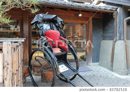 Rickshaw around Little Edo in Kawagoe 83782528