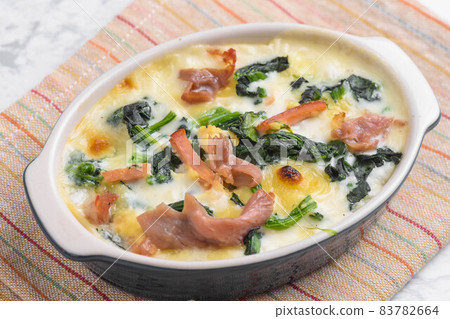 火腿菠菜焗 火腿菠菜焗 83782664