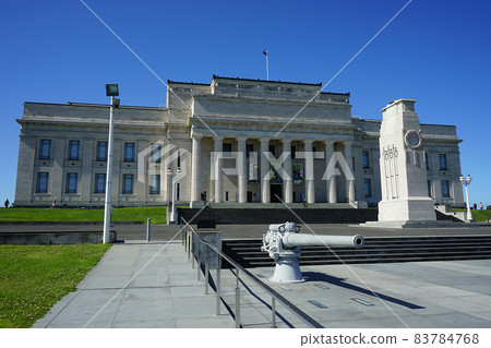 New Zealand · Auckland 83784768