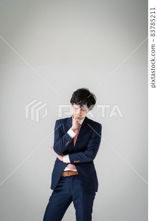 商人受苦 83785211