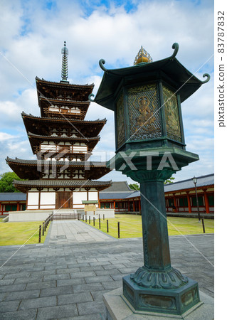 藥師寺東塔和音菩薩燈籠 藥師寺東塔和音菩薩燈籠 83787832