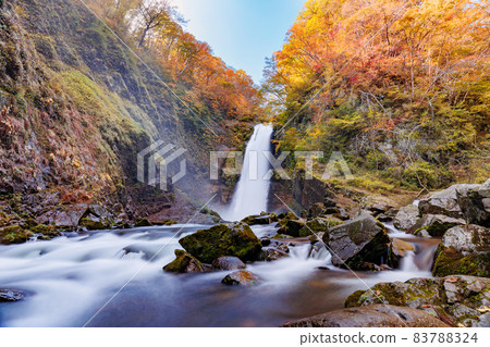 日本宮城縣 Akiu Otaki 的秋天和美麗的秋葉 83788324