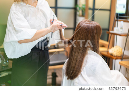 去理髮店的女人 去理髮店的女人 83792673