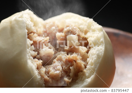 Hot steamed meat bun Hot steamed meat bun 83795447