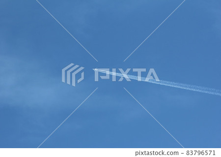 藍天空中云彩 藍天空中云彩 83796571