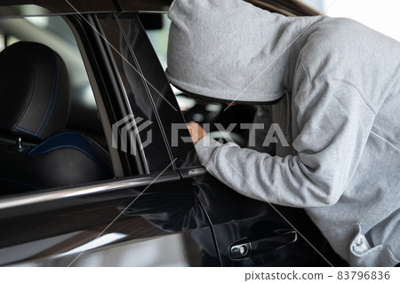Car vandalism stealing thief 83796836