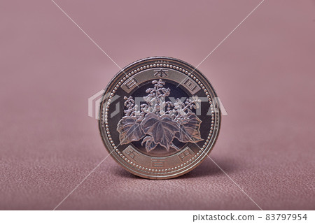 500 yen coin 83797954
