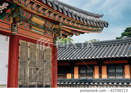 Sebyeonggwan Government Office Korean traditional architecture in Tongyeong, Korea Sebyeonggwan Government Office Korean traditional architecture in Tongyeong, Korea 83798713