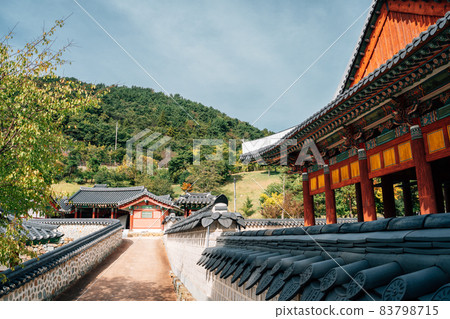 Sebyeonggwan Government Office Korean traditional architecture in Tongyeong, Korea 83798715